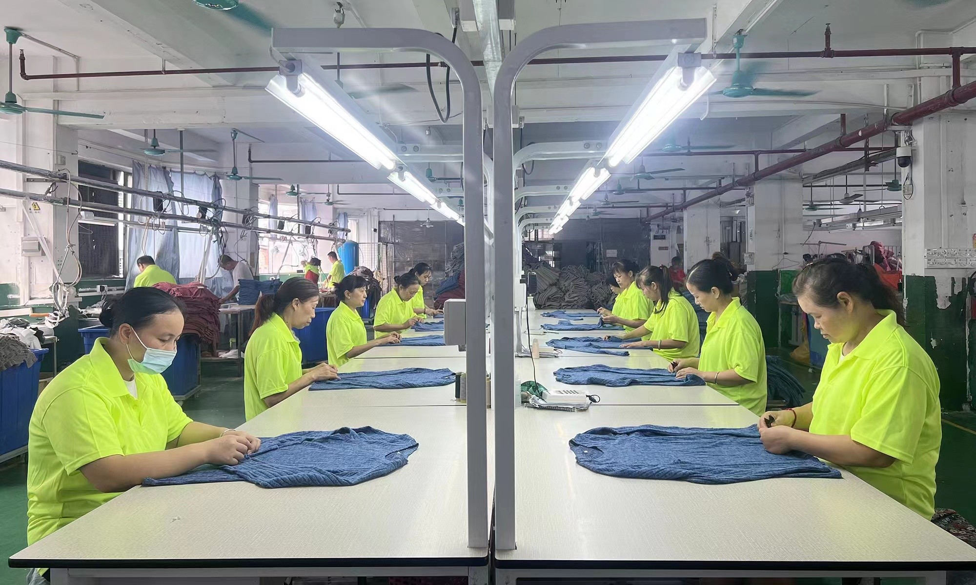 Guangzhou Vinas clothing technology Co., LTD कारखाना उत्पादन लाइन