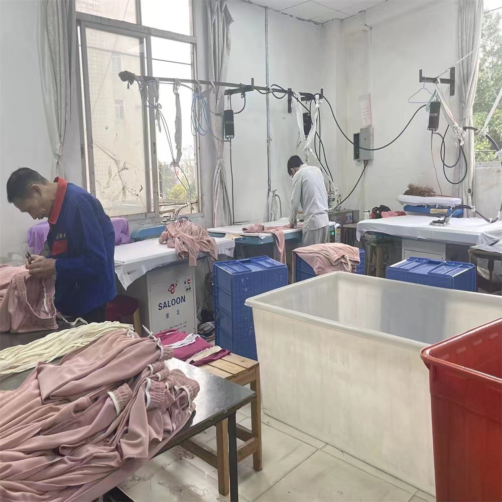 Guangzhou Vinas clothing technology Co., LTD कारखाना उत्पादन लाइन