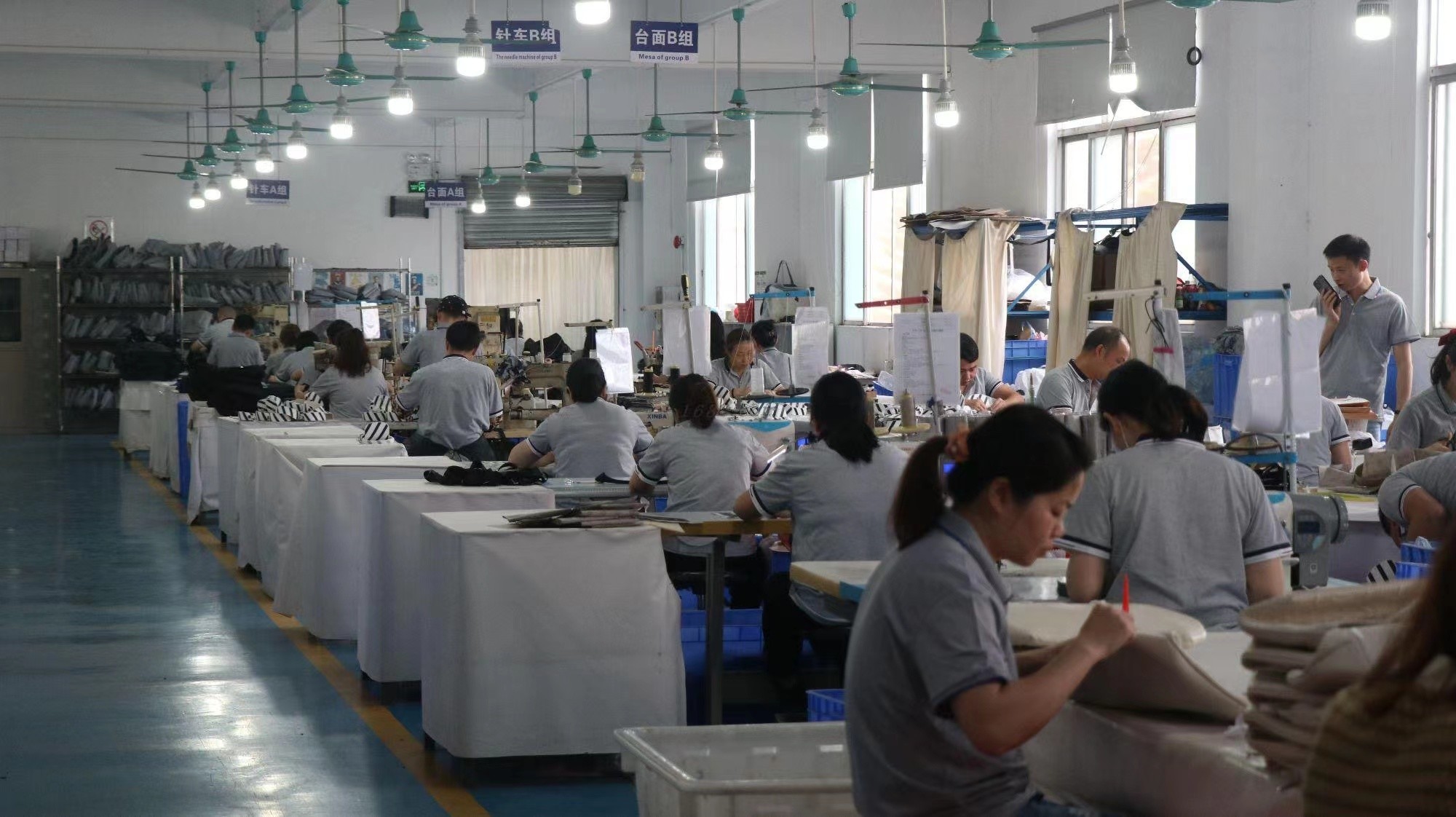 Guangzhou Vinas clothing technology Co., LTD कारखाना उत्पादन लाइन