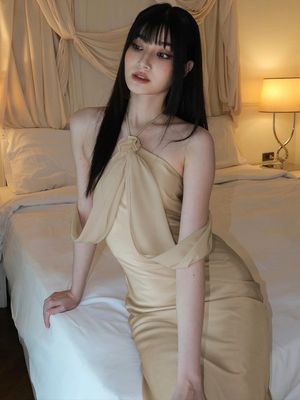 ग्रीष्मकालीन नई शैली विदेशी शैली हेलटर स्कर्ट सेक्सी backless पतला स्वभाव चमकदार पोशाक