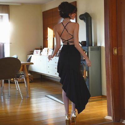 नई सेक्सी हॉटी कम कट एक लाइन गर्दन Halter Halter बड़े Halter पोशाक